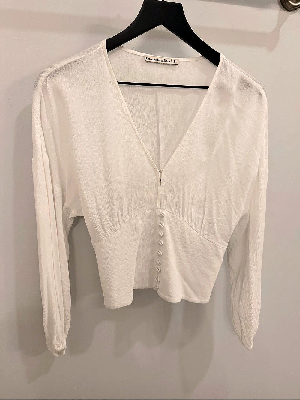 Abercrombie & Fitch Long Sleeve Cropped Blouse in White Size Small Like New